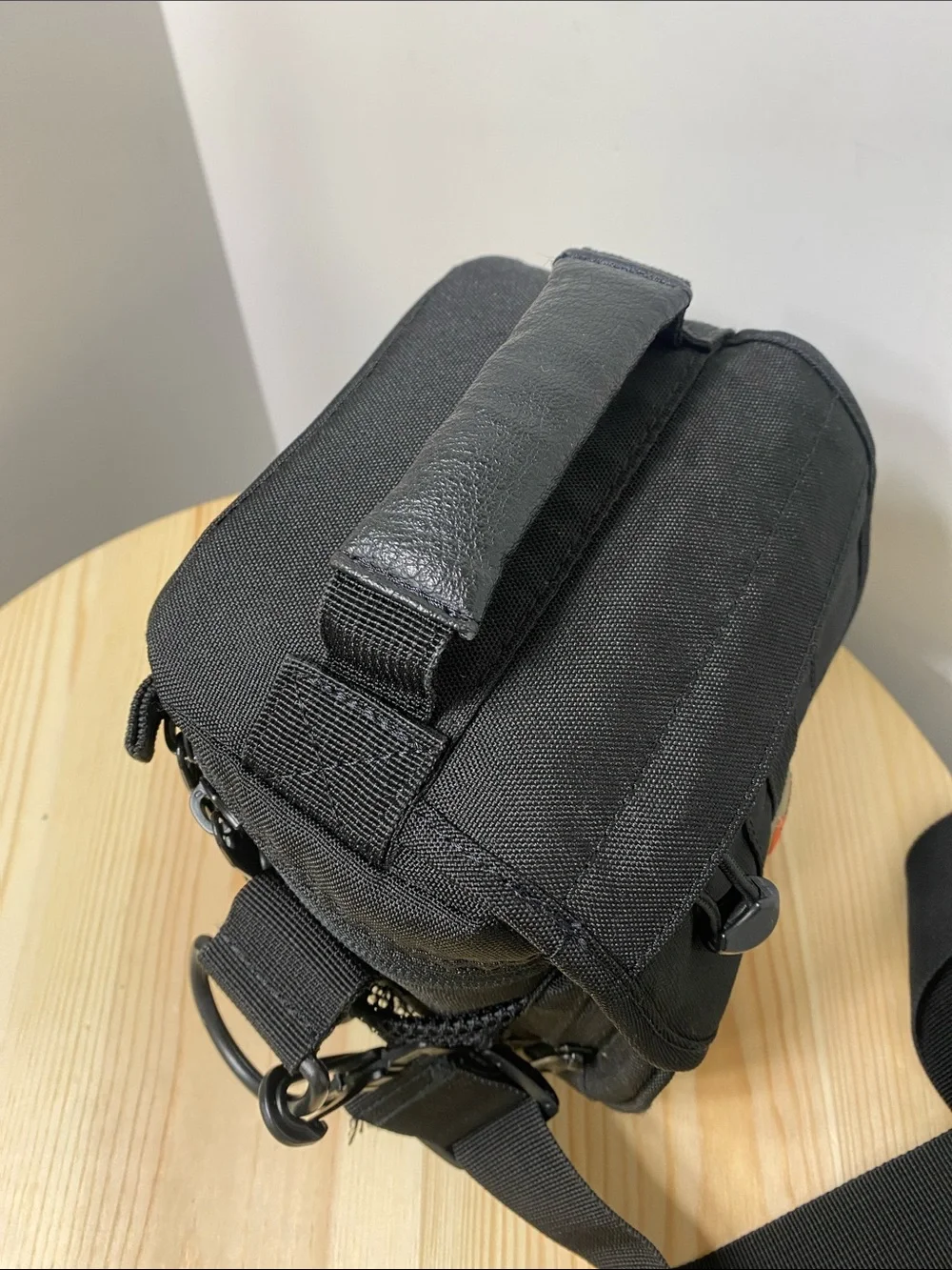 Lowepro EX 120 Camera Bag Black For Small SLR DSLR Cameras with Shoulder Strap